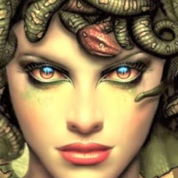 Meet your Posher, Eleni - Picture 1 of 1